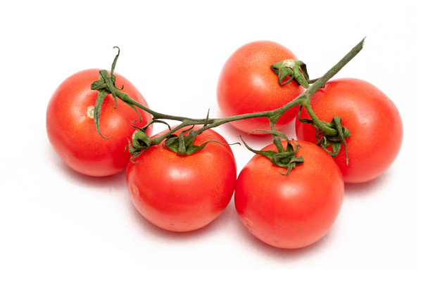 Tomates orgânicos maduros vermelhos
 - Foto, Imagem
