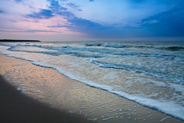 in the evening on the baltic coast. - Фото, изображение