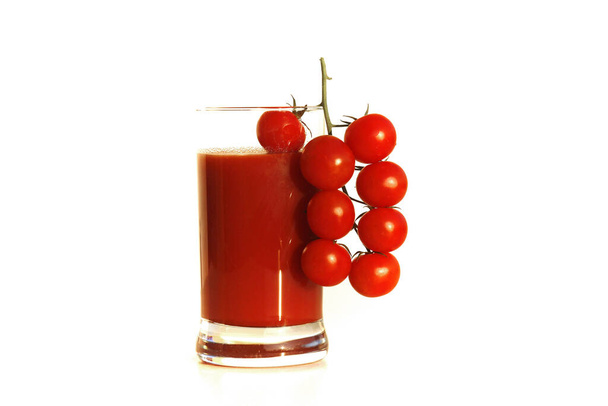 cherry tomato juice with fresh tomatoes - Fotoğraf, Görsel