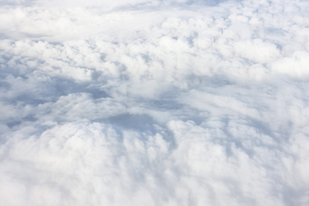 曇りの雲の上 - 写真・画像