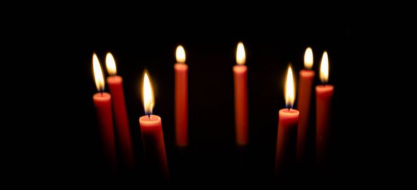 osm červených svíček - Fotografie, Obrázek