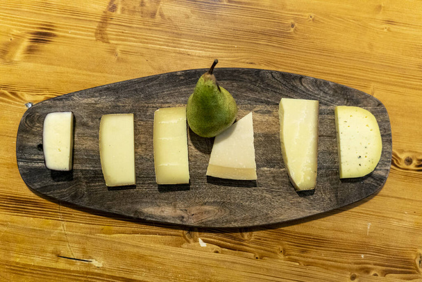 Parmesan, Mountain cheese, Gauda, beer cheese - 写真・画像