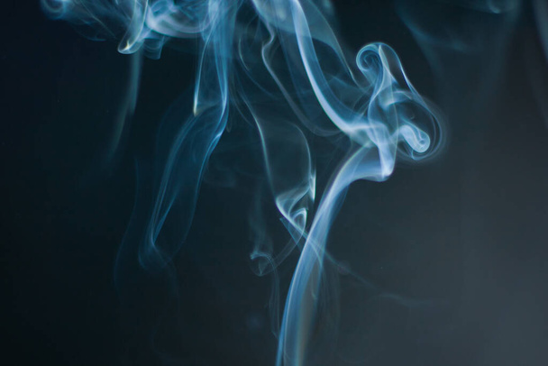 smoke on black background - Foto, afbeelding