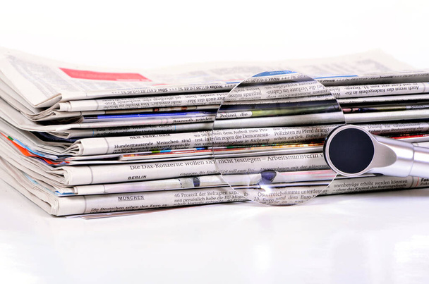 a stack of newspapers - Foto, imagen