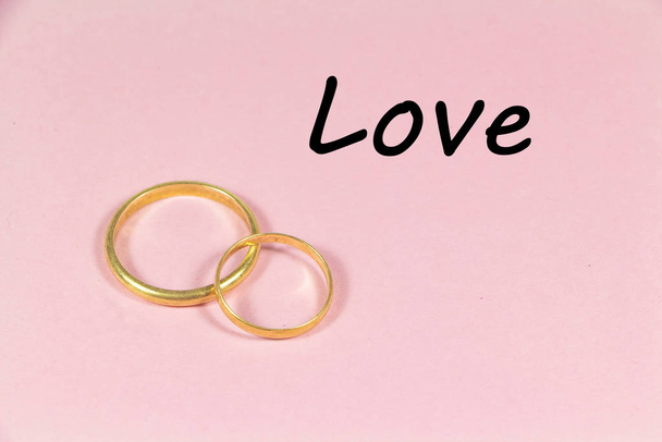 Dva snubní prsteny - Fotografie, Obrázek