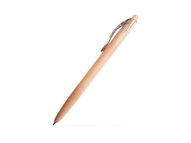 Přední pohled na krém kuličkové pero izolované na bílém pozadí s oříznutou dráhou pro design. - Fotografie, Obrázek