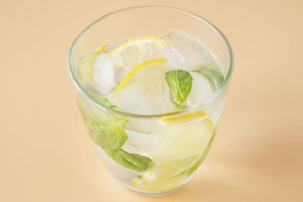 basil lemonade refresh drink for summer - Zdjęcie, obraz