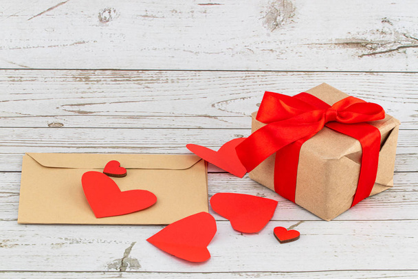 Fondo del Día de San Valentín. Regalos, y corazones, sobre. Valenti.
 - Foto, Imagen