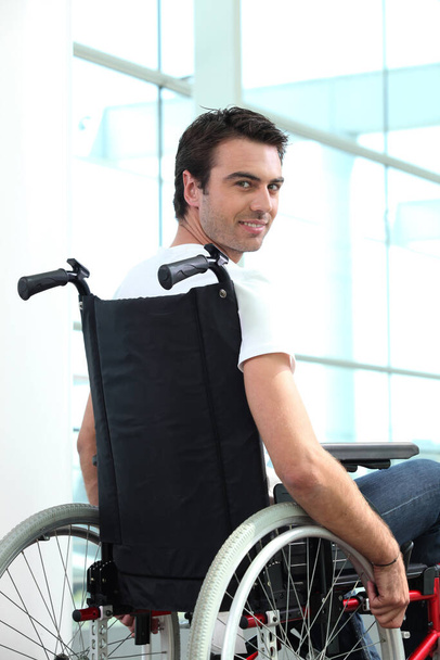 Disabled male office worker - Foto, Imagem