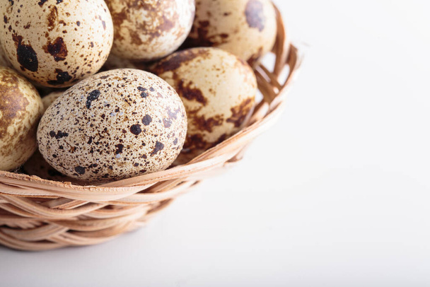 organic quail eggs - Foto, immagini