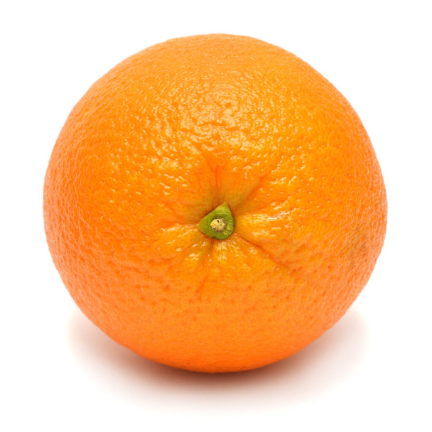 Fruta laranja isolada sobre fundo branco. Perfeitamente retocado
,  - Foto, Imagem