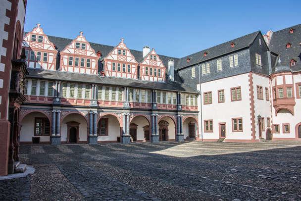 Palácio de Weilburg no Lahn
 - Foto, Imagem