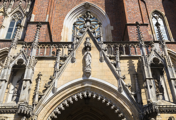The central entrance to the Cathedral of Saint John the Baptist - Zdjęcie, obraz