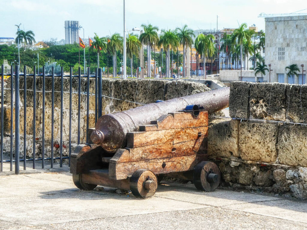 Cannons In The Old City Of Cartagena With The New City In The Ba - Photo, Image