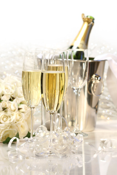 szampan i bukiet róż - Zdjęcie, obraz