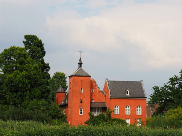 ラトビアのリガ市にある教会は - 写真・画像