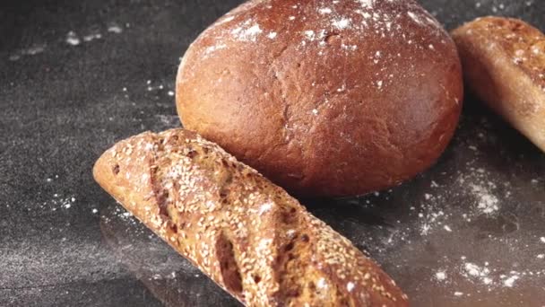 Plyšový chléb a pšeničné uši - Záběry, video