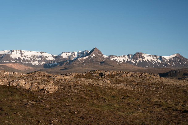 Вершина гірського пасма в Західній Ісландії. - Фото, зображення