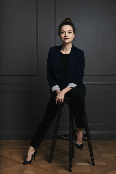 Portrait of a beautiful young business woman - Fotó, kép