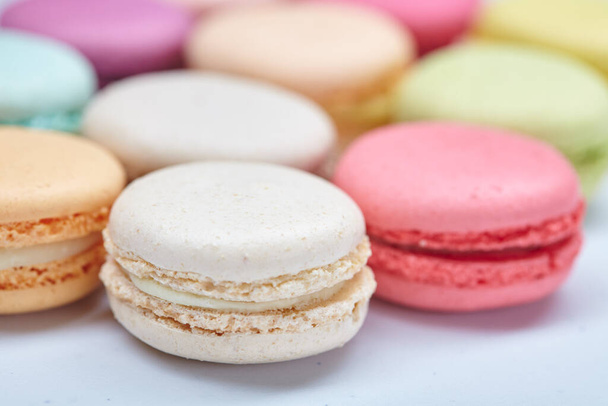 pile of colorful tasty macaroons, close-up - Foto, Bild
