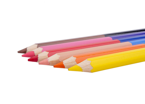разноцветные карандаши, изолированные на белом
 - Фото, изображение
