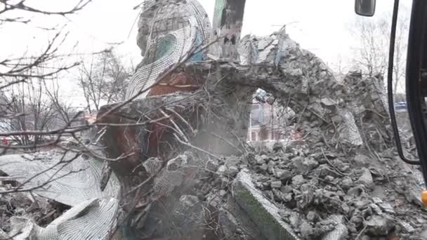 αποσυναρμολόγηση του μνημείου Δνείπερος Ουκρανία κοντά εναέρια μετεωρίτη πανοραμική θέα tpo που φέρουν ουρανό από copter drone πλάνα - Πλάνα, βίντεο