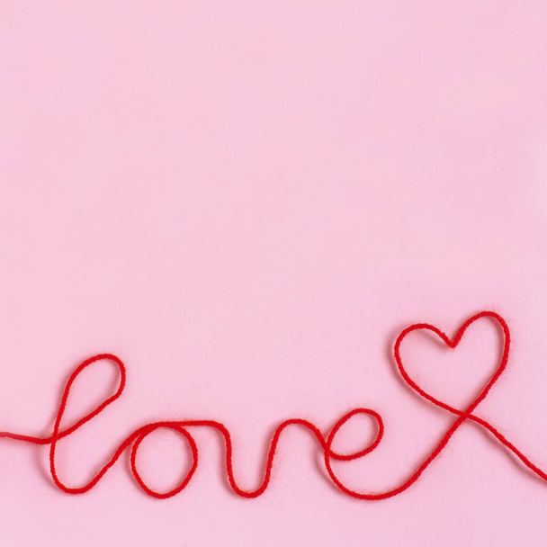 Понятие любви с надписью ниток
 - Фото, изображение