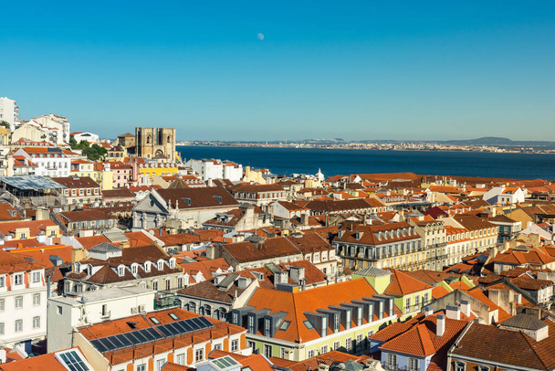 Lisbon Portugal Alfama European Historic Location Vacation Destination Landscape Old Town - Foto, imagen