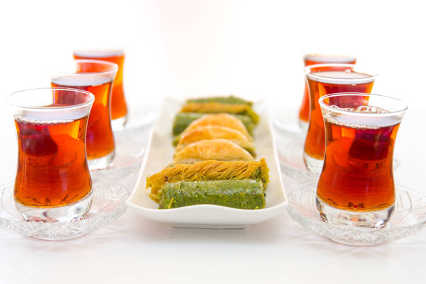 Turkish desserts and tea - Foto, afbeelding