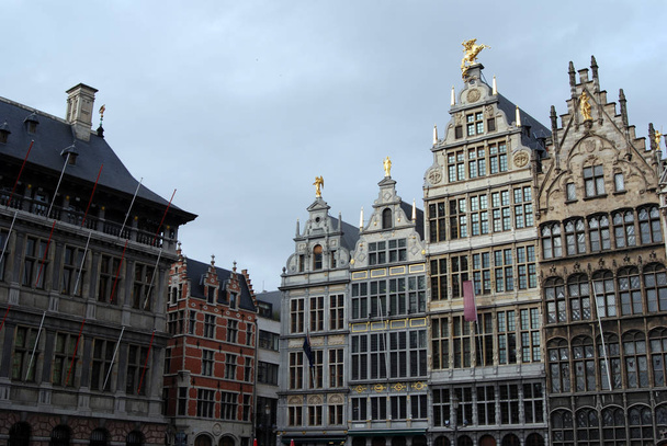 Historical houses on the grand market place in Antwerp - Foto, afbeelding
