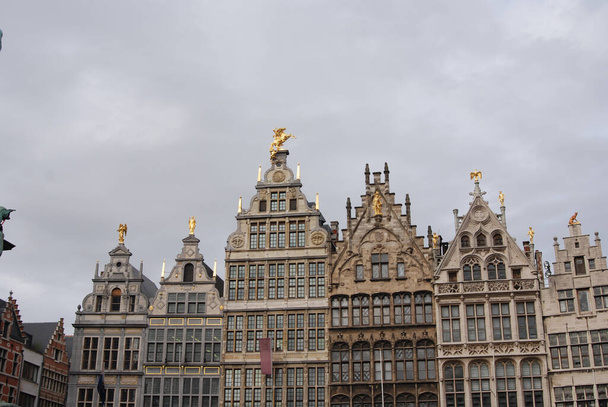 Historical houses on the grand market place in Antwerp - Foto, afbeelding