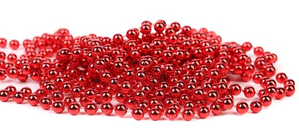 Christmas garland of small red beads. - Foto, immagini