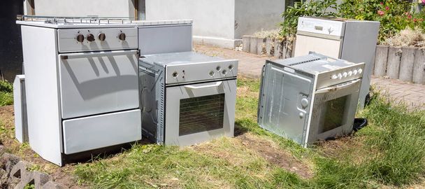 Old kitchen appliances for recycling - Fotoğraf, Görsel