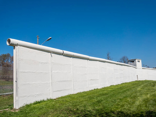 Συνοριακό τείχος μεταξύ Ανατολικής και Δυτικής Γερμανίας - Φωτογραφία, εικόνα