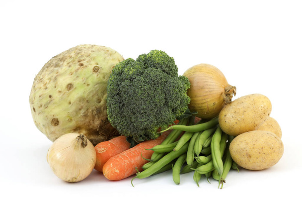 органические продукты питания, свежие овощи - Фото, изображение