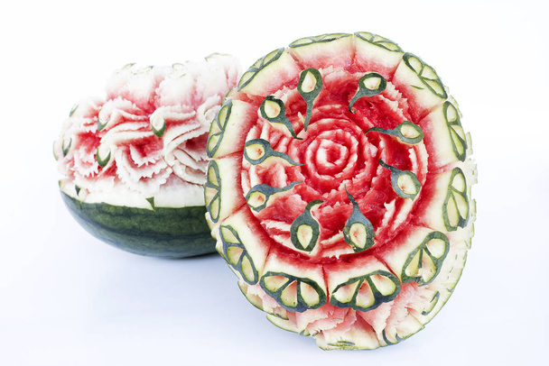 gesneden watermeloen op witte achtergrond - Foto, afbeelding