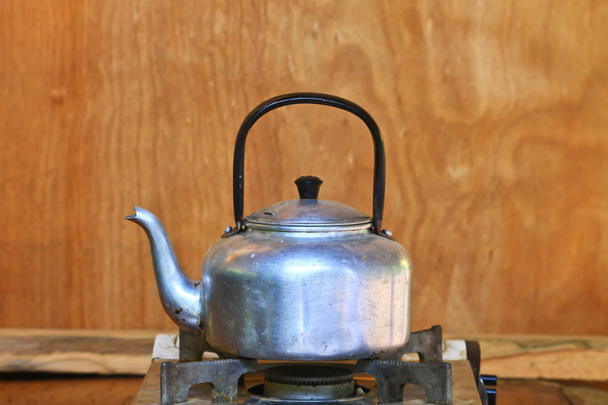 Wasserkocher auf dem Gasherd - Foto, Bild