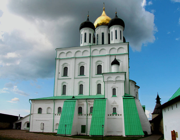Trinity Cathedral of the Pskov Kremlin - 写真・画像