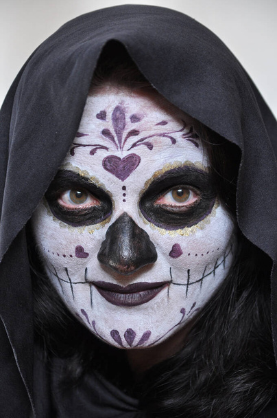 zombie girl, woman face with make up skull - Fotografie, Obrázek