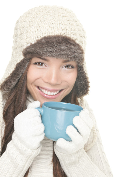 Winter smiling woman drinking tea - Zdjęcie, obraz