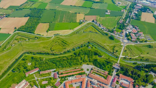 Palmanova, Udine, Italie. Un projet de fortification exemplaire de son époque a été établi en 1593, Vue Aérienne  - Photo, image