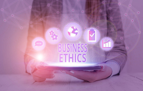 Текстовый знак, показывающий деловой этики. Текстовое исследование бизнес-политики и практики
 - Фото, изображение