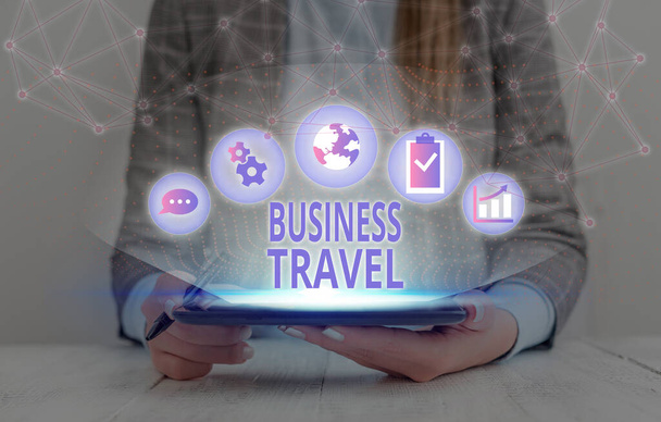Signo de texto que muestra viajes de negocios. Viaje de texto fotográfico de negocios en nombre de una empresa a uno o más destinos
 - Foto, Imagen