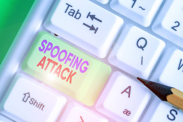 Slovo psaní textu Spoofing Attack. Obchodní fotografie zobrazující zosobnění uživatele, zařízení nebo klienta na Internetu - Fotografie, Obrázek