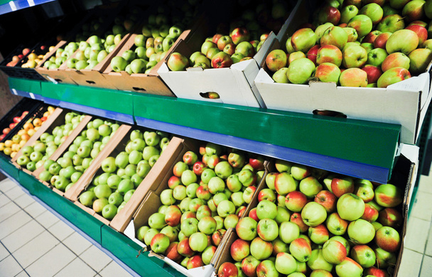 apples at the grocery store - Fotografie, Obrázek