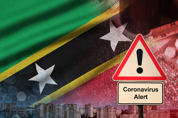 Segno di allarme Saint Kitts e Nevis e Coronavirus 2019-nCoV. Concetto di alta probabilità di nuovo focolaio di coronavirus attraverso i turisti in viaggio
 - Foto, immagini