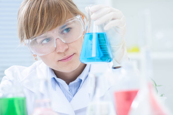 Researcher working with chemicals - Photo, Image