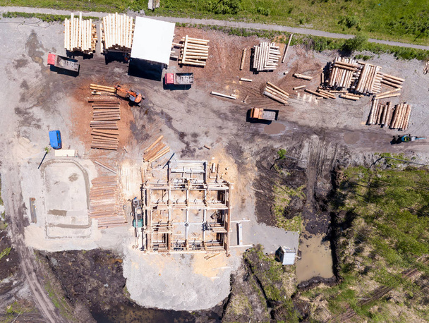 Vista aérea del sitio de construcción durante la construcción de un wo
 - Foto, Imagen