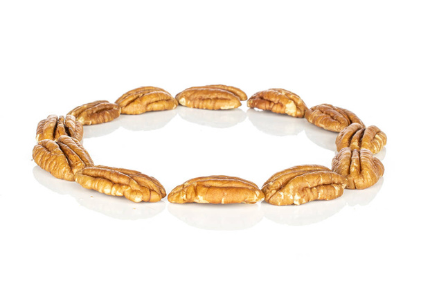 Brown pecan nut isolated on white - Foto, Imagem
