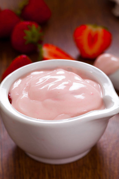 Strawberry Yogurt - Foto, afbeelding